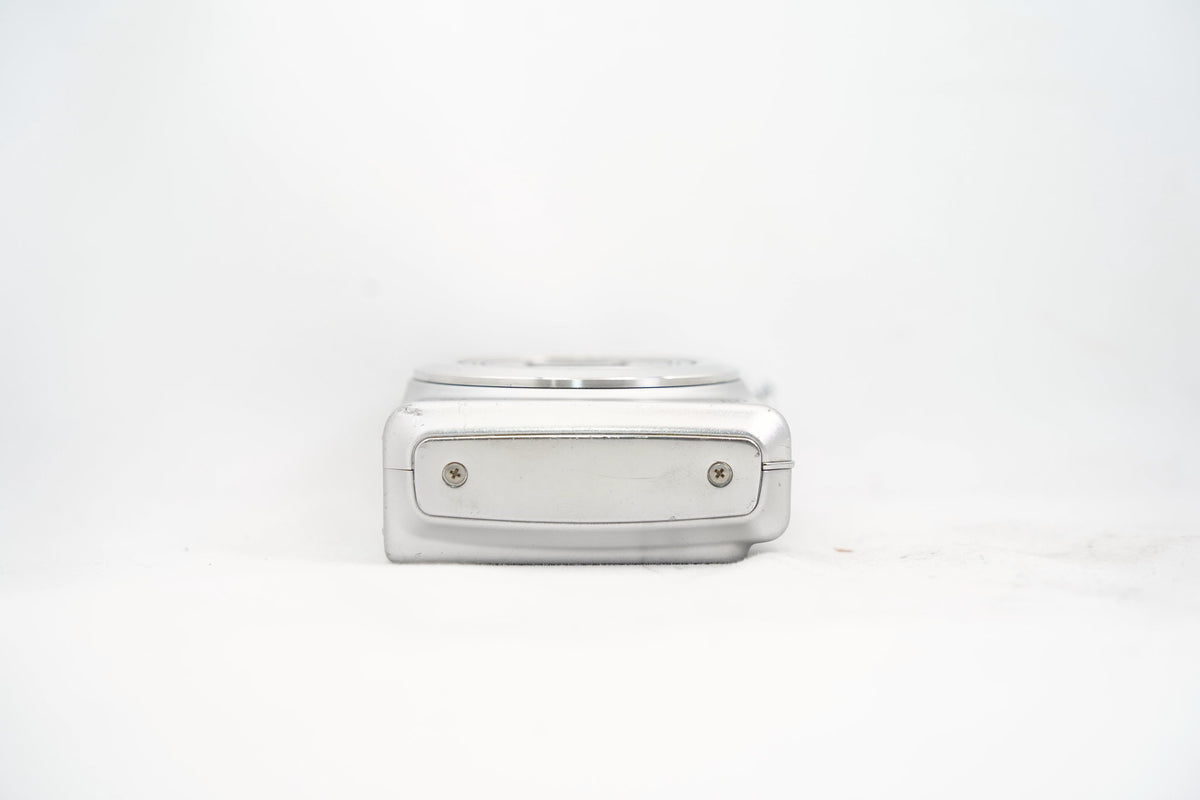 FUJIFILM FINEPIX F100fd シルバー