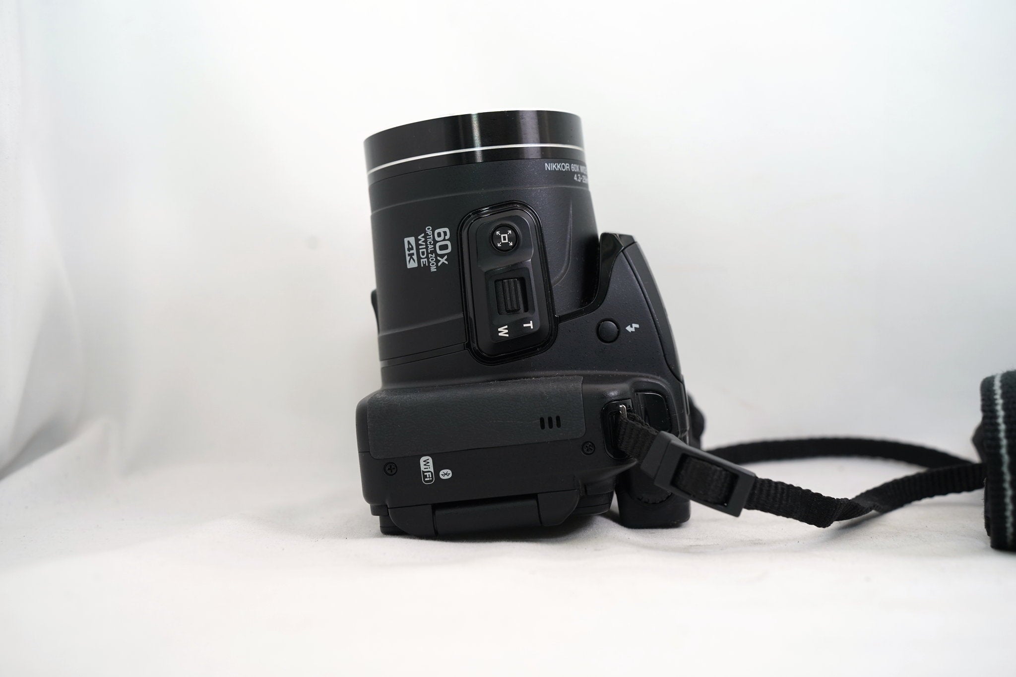 NIKON COOLPIX B700