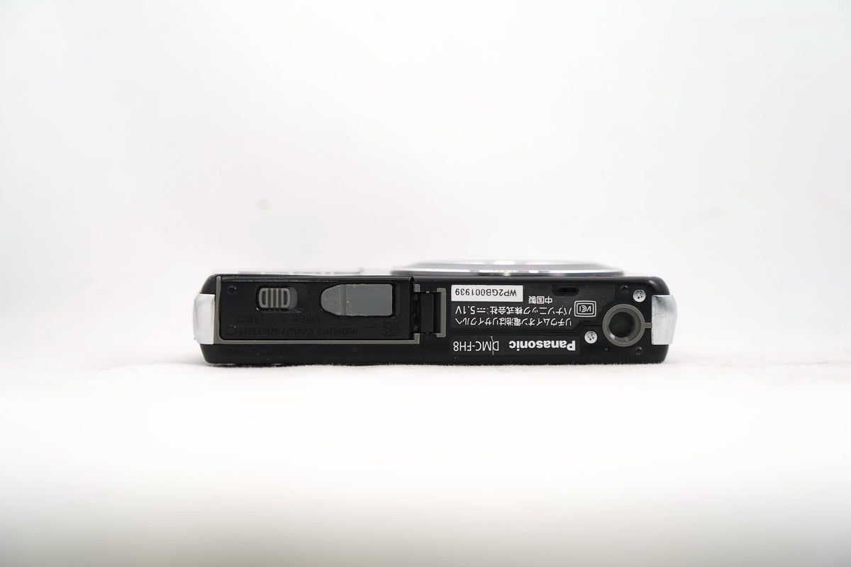 Panasonic DMC-FH8 ブラック