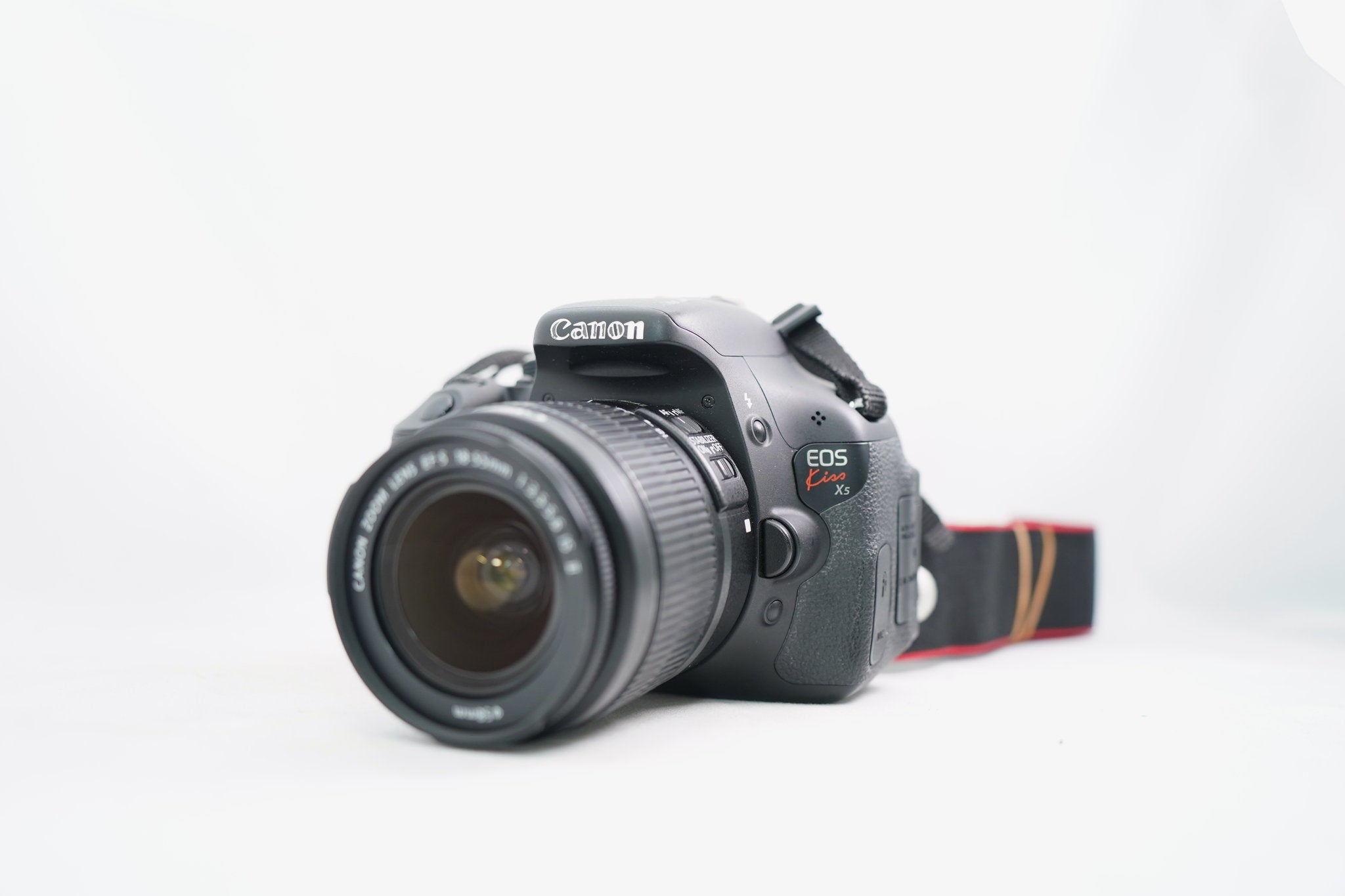 CANON EOS KISS X5 / 18-55mm F3.5-5.6 IS II