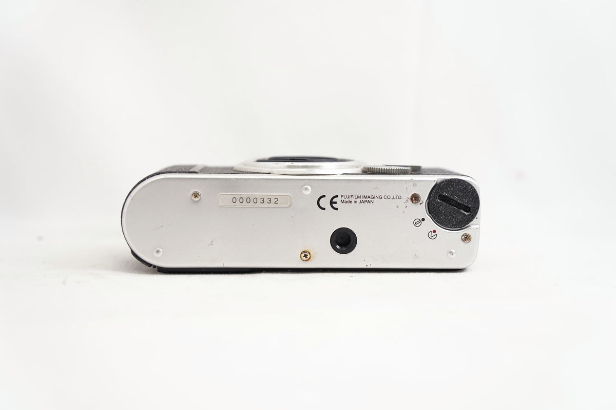 FUJIFILM KLASSE W シルバー