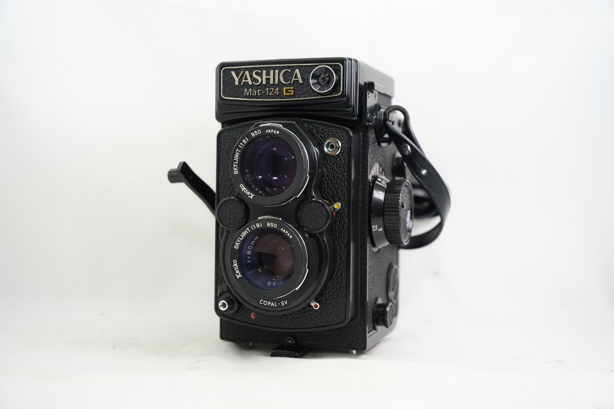 YASHICA MAT 124G