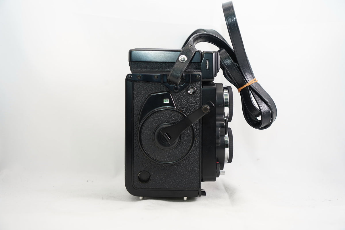 YASHICA MAT 124G