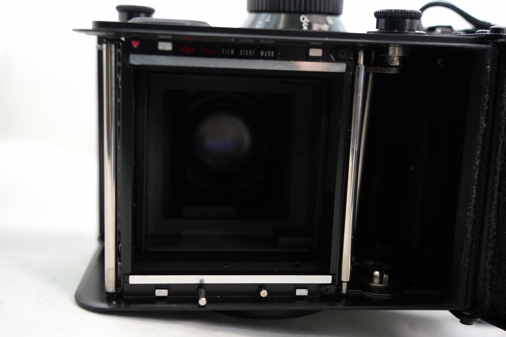 ジャンク品のYASHICA Mat-124 G YASHICA MAT 124G