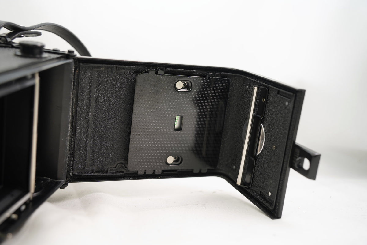 YASHICA MAT 124G