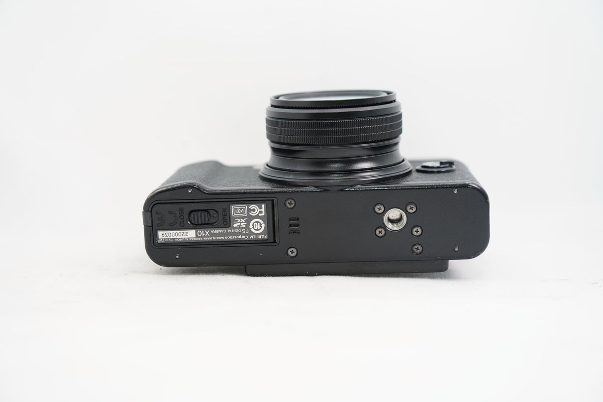 FUJIFILM X10 ブラック
