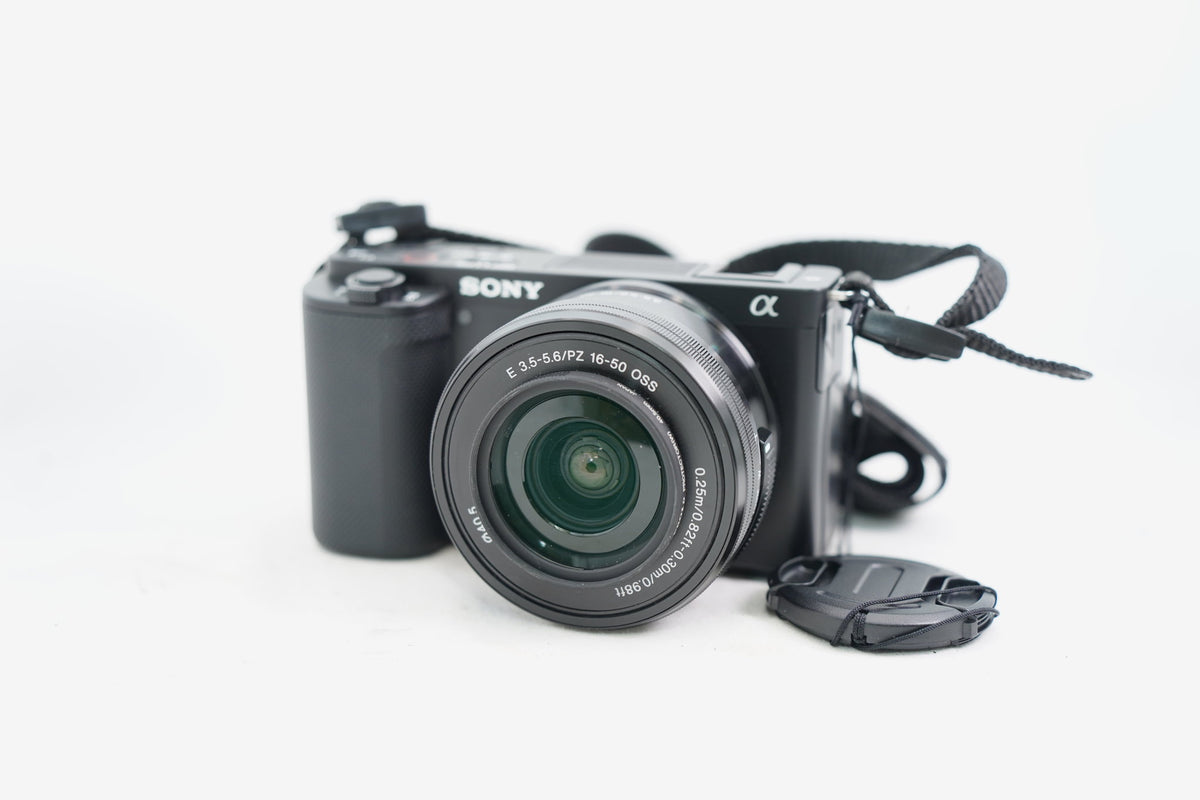 SONY α ZV-E10 / E PZ 16-50mm F3.5-5.6 OSS（付属：バッテリー）