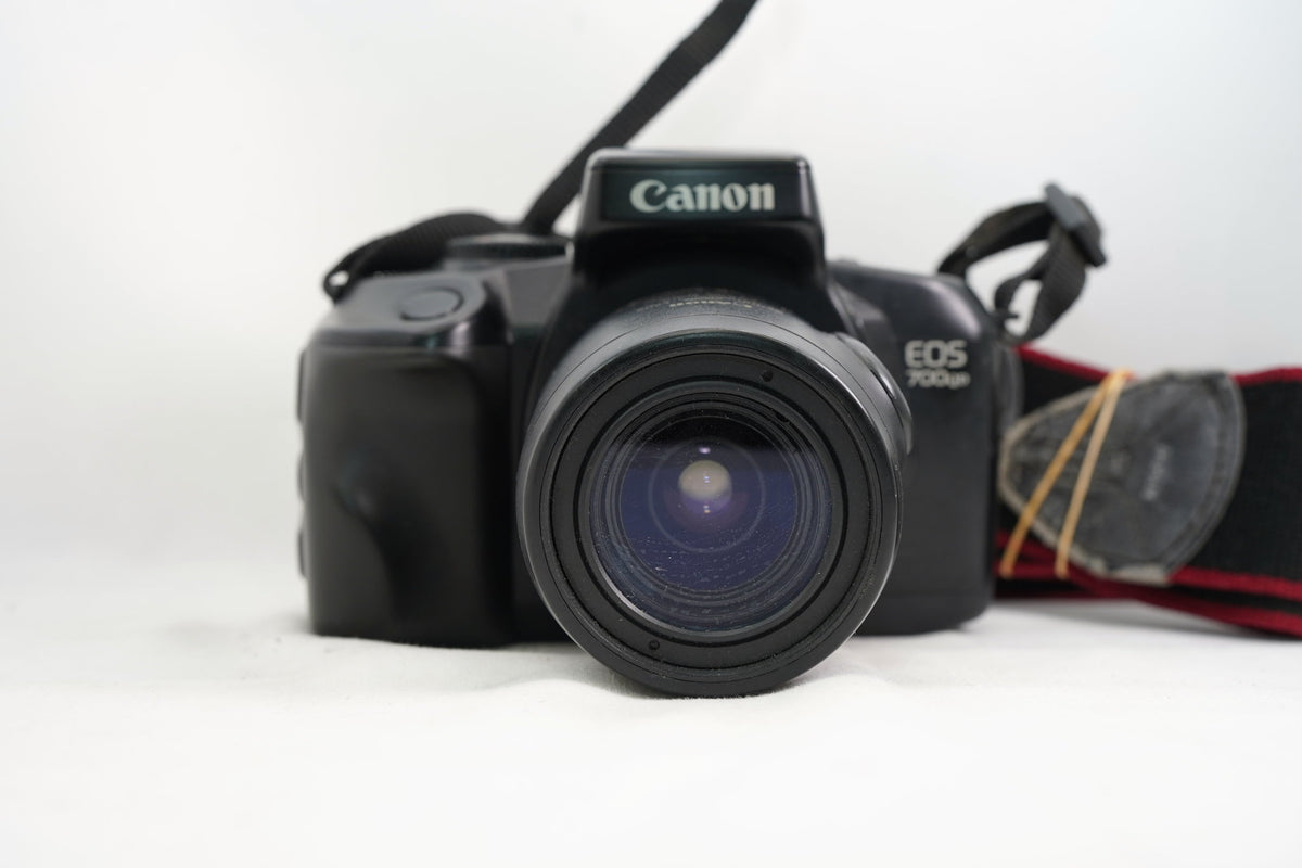 CANON EOS 700QD