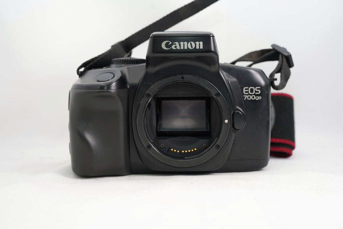 CANON EOS 700QD