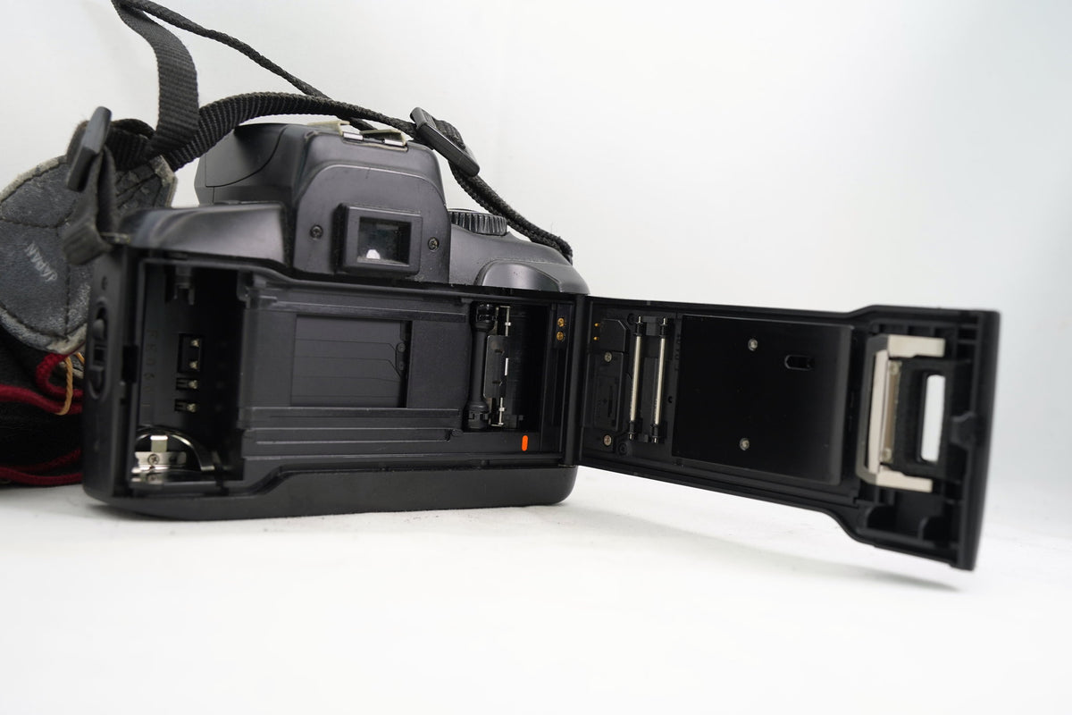 CANON EOS 700QD