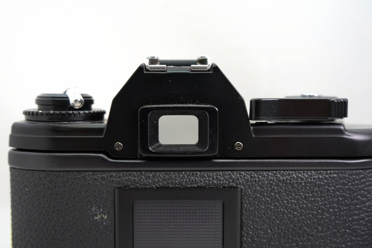 NIKON EM