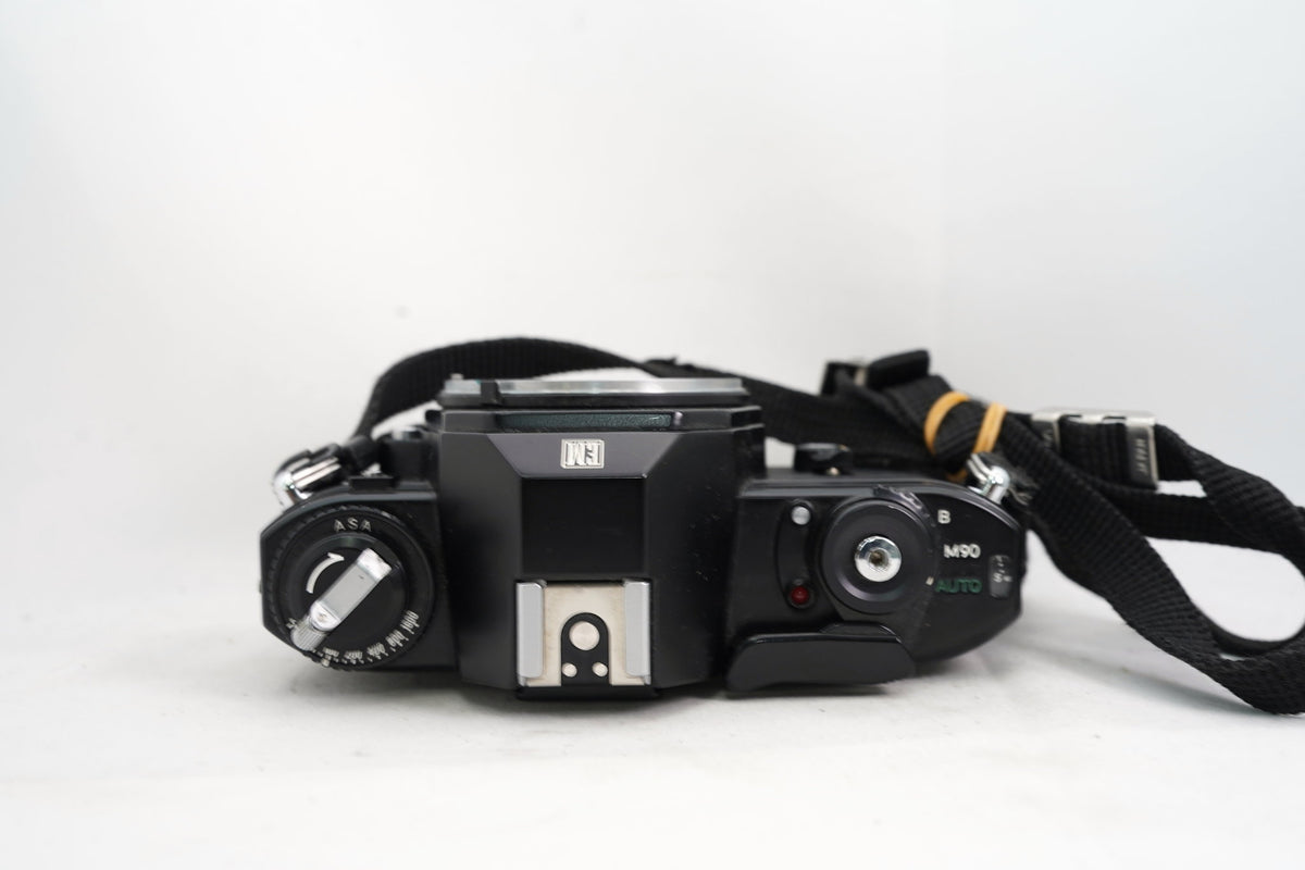 NIKON EM