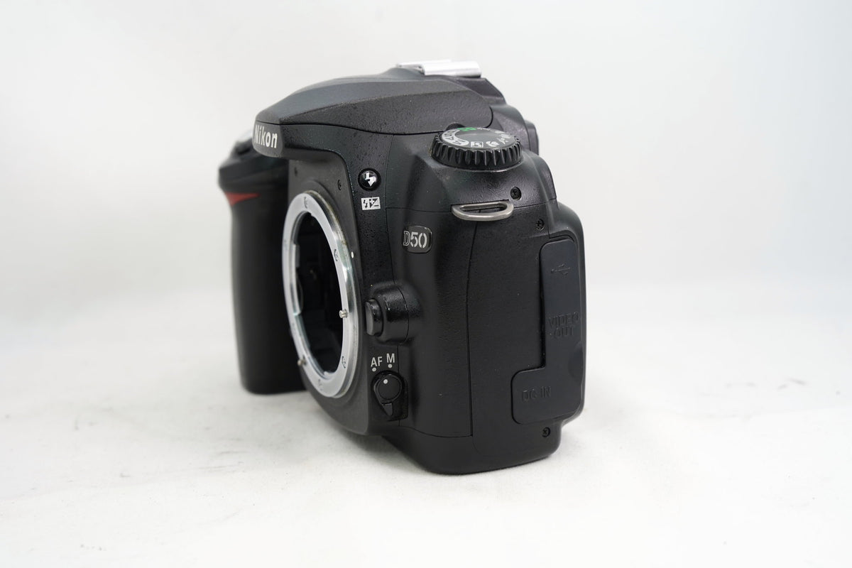NIKON D50