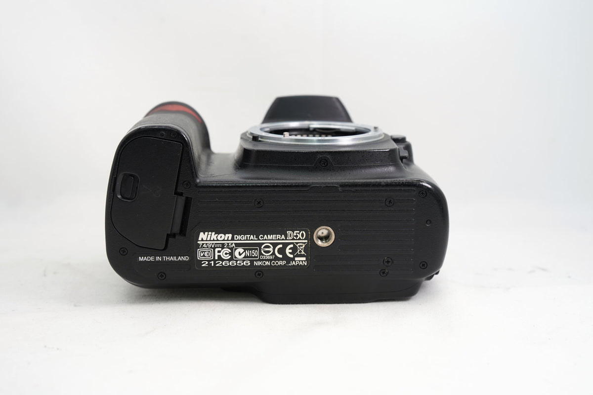 NIKON D50