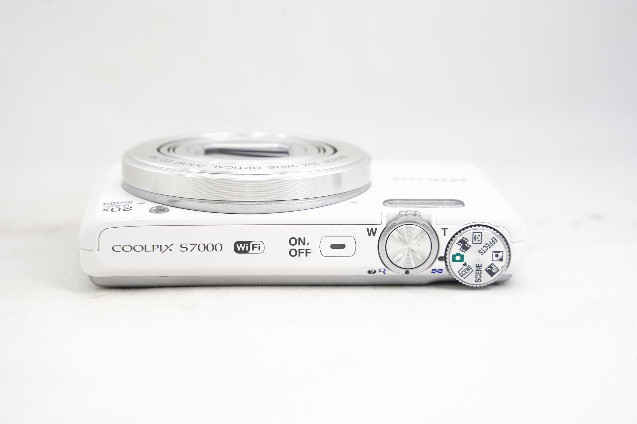 NIKON COOLPIX S7000 ホワイト