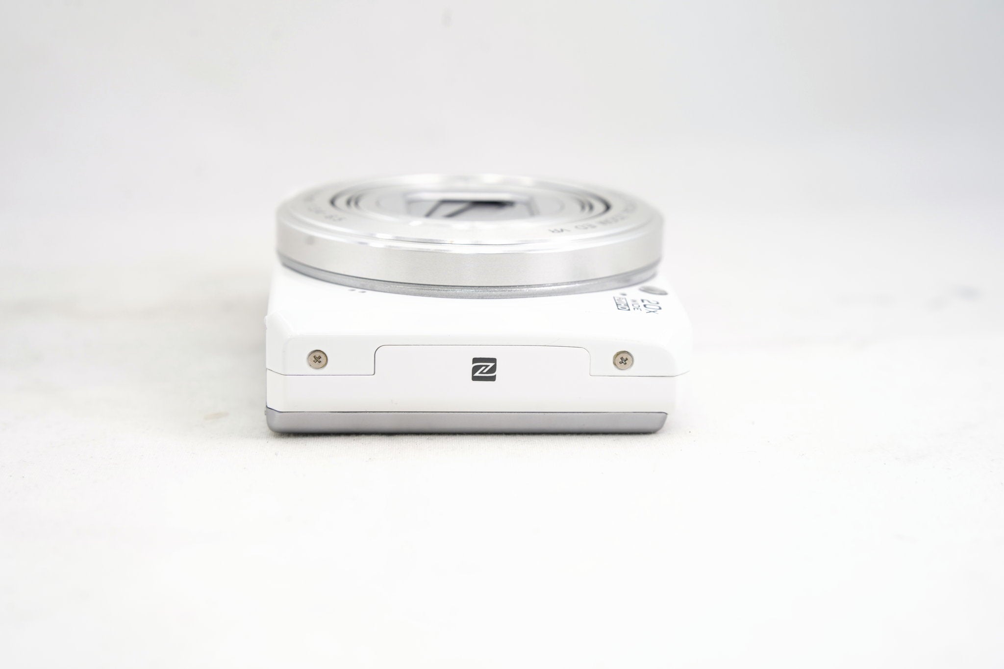 NIKON COOLPIX S7000 ホワイト