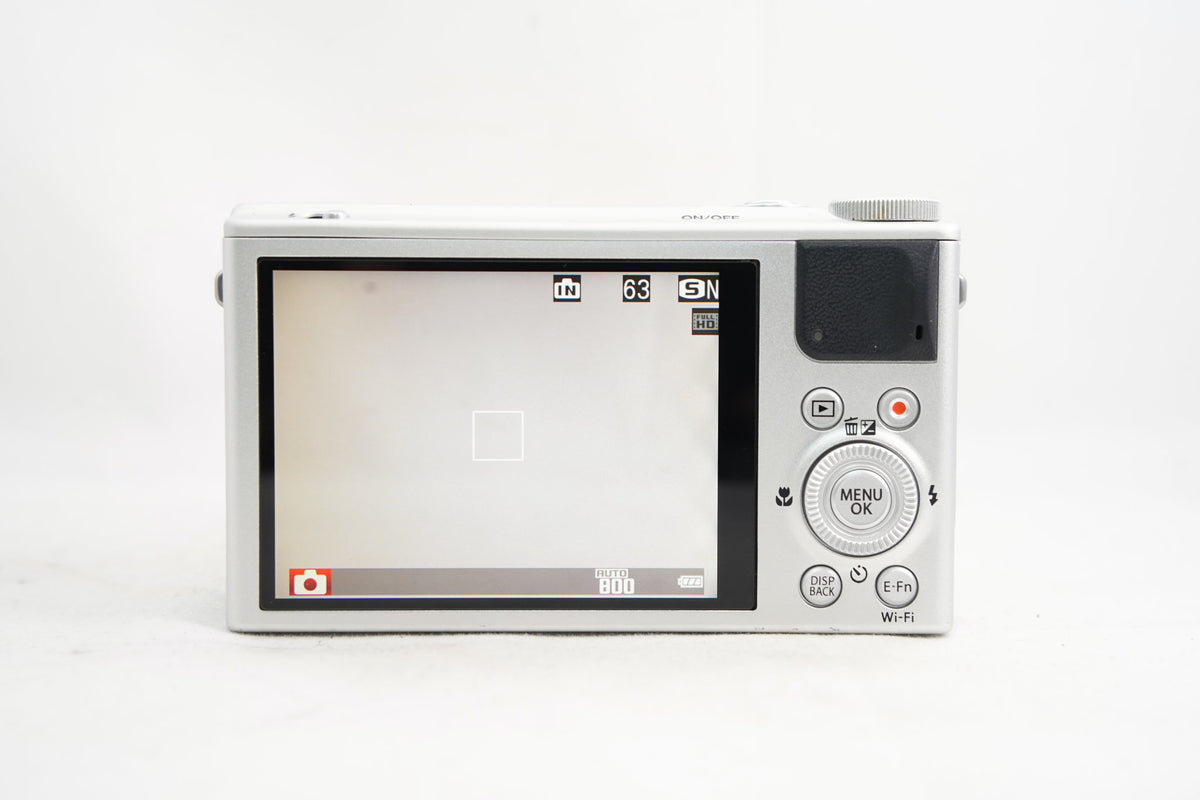 FUJIFILM XQ1 シルバー