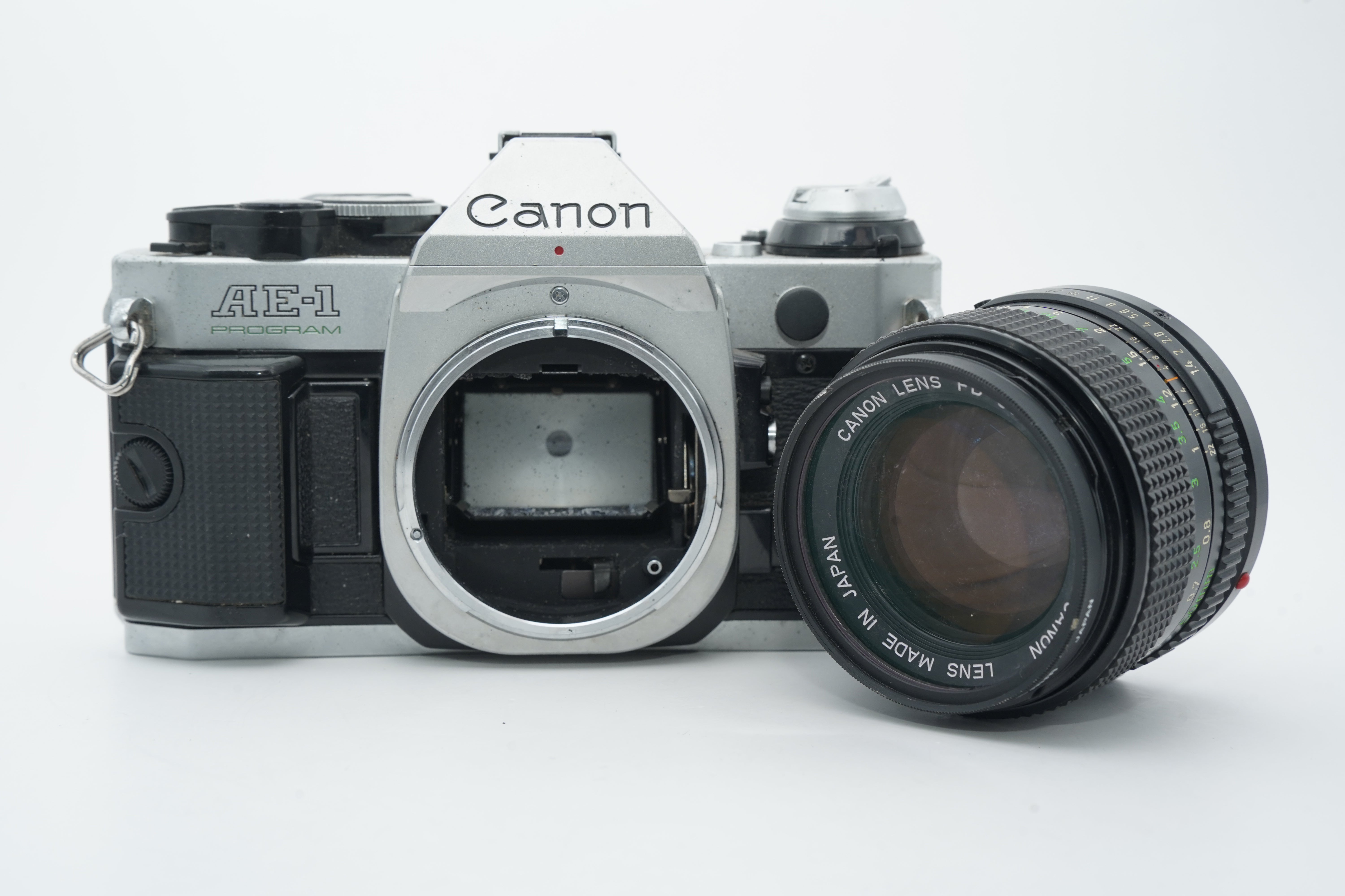 超美品 キャノン AE-1 シルバー　フィルムカメラ モルト新品交換済 B424 Canon (キヤノン) AE-1 シルバー フィルムカメラ 一眼レフ – にっしん
