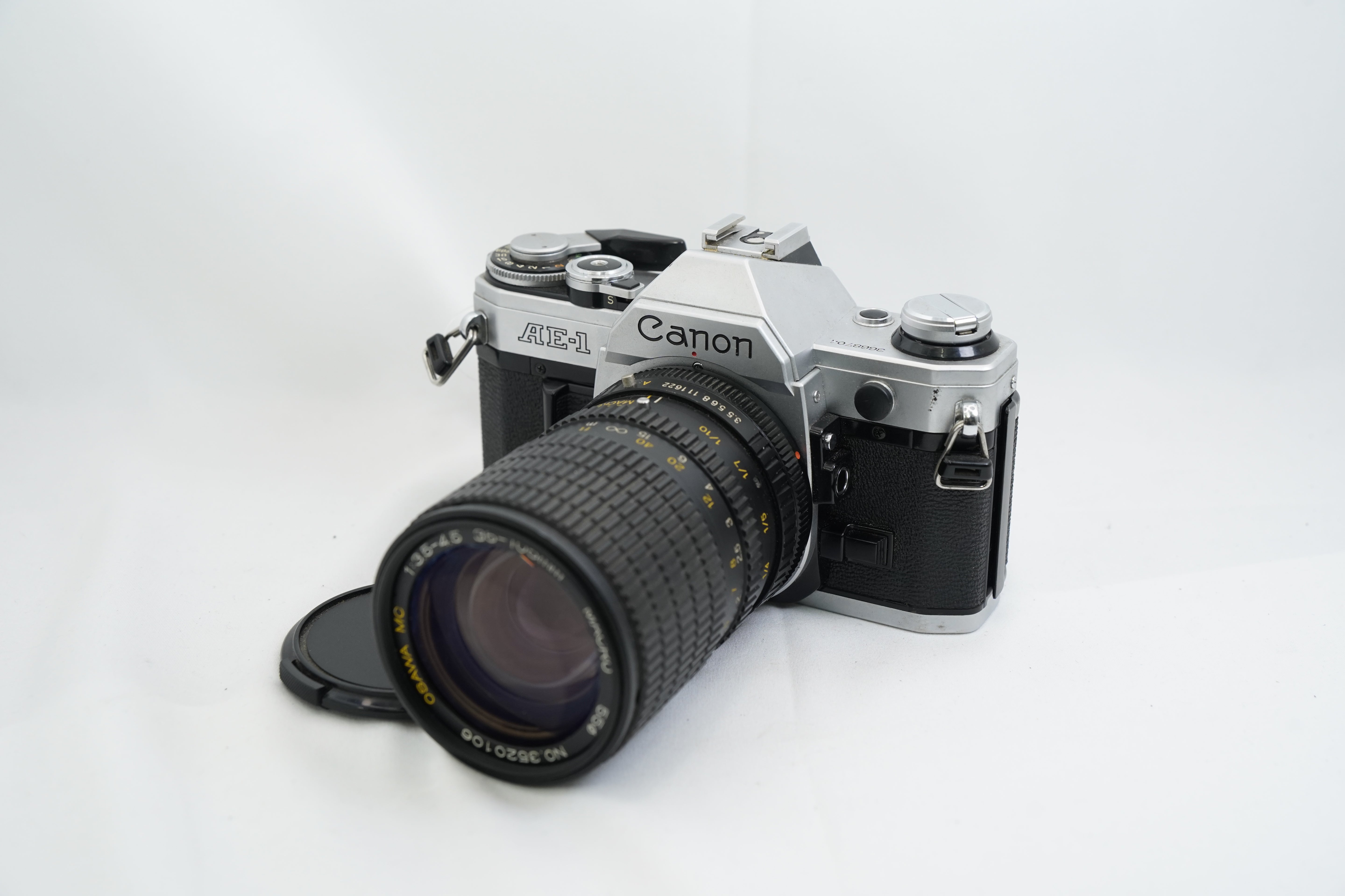 Canon AE-1 / OSAWA MC F3.5-4.5 35-105mm MACRO