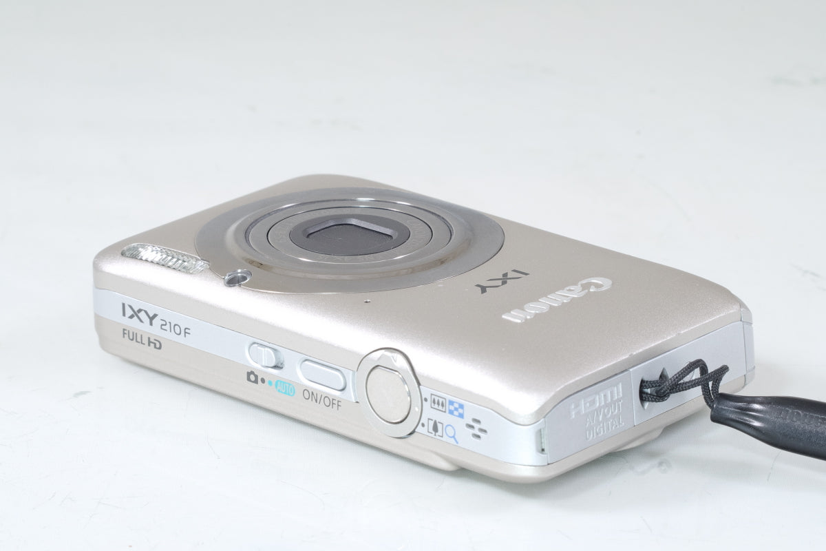 Canon IXY 210F  シルバー バッテリー, 充電器, 付き