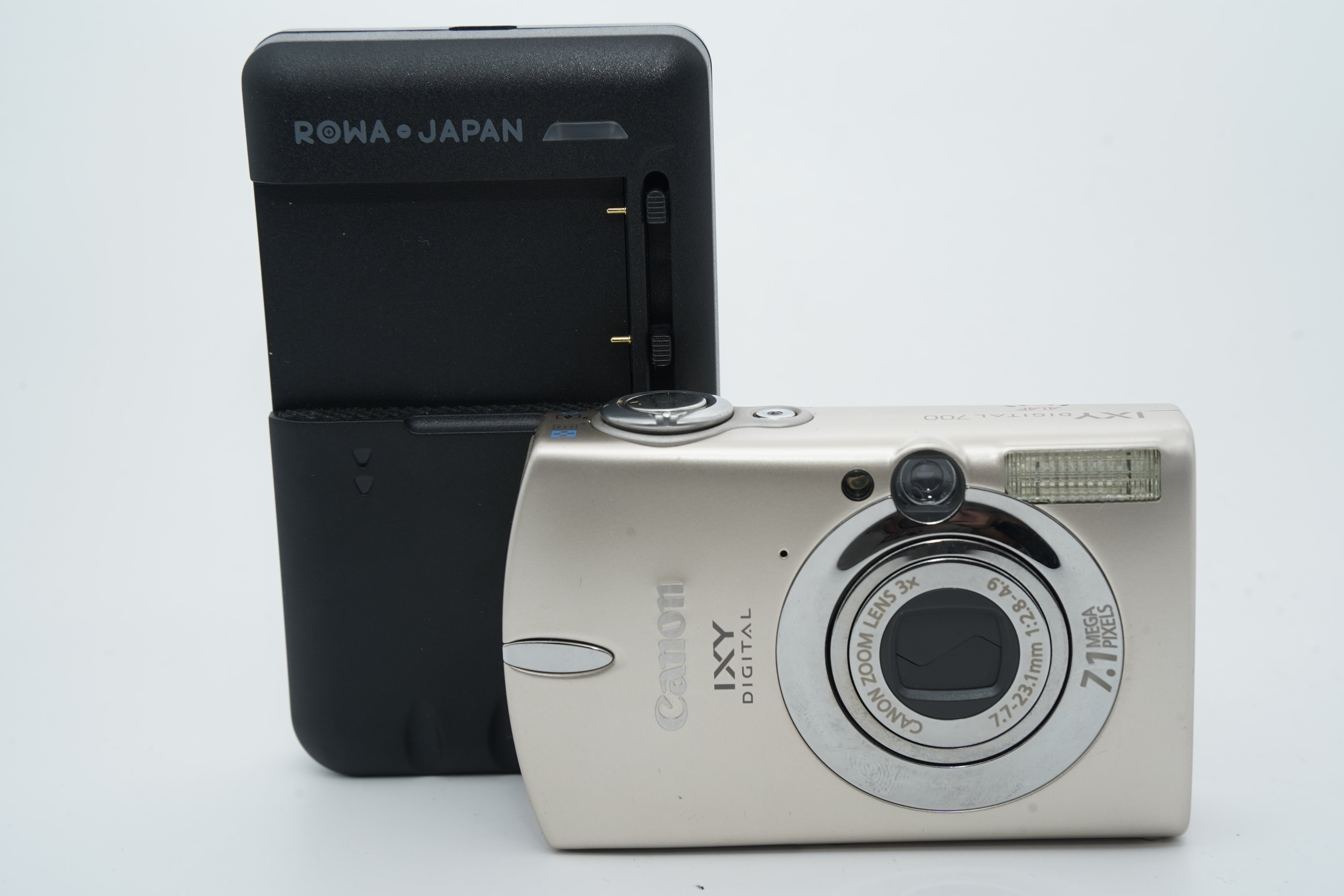 CANON　IXY デジタルカメラ 純正バッテリー充電器付属 Canon IXY DIGITAL 700 ベージュ 充電器 バッテリー付属