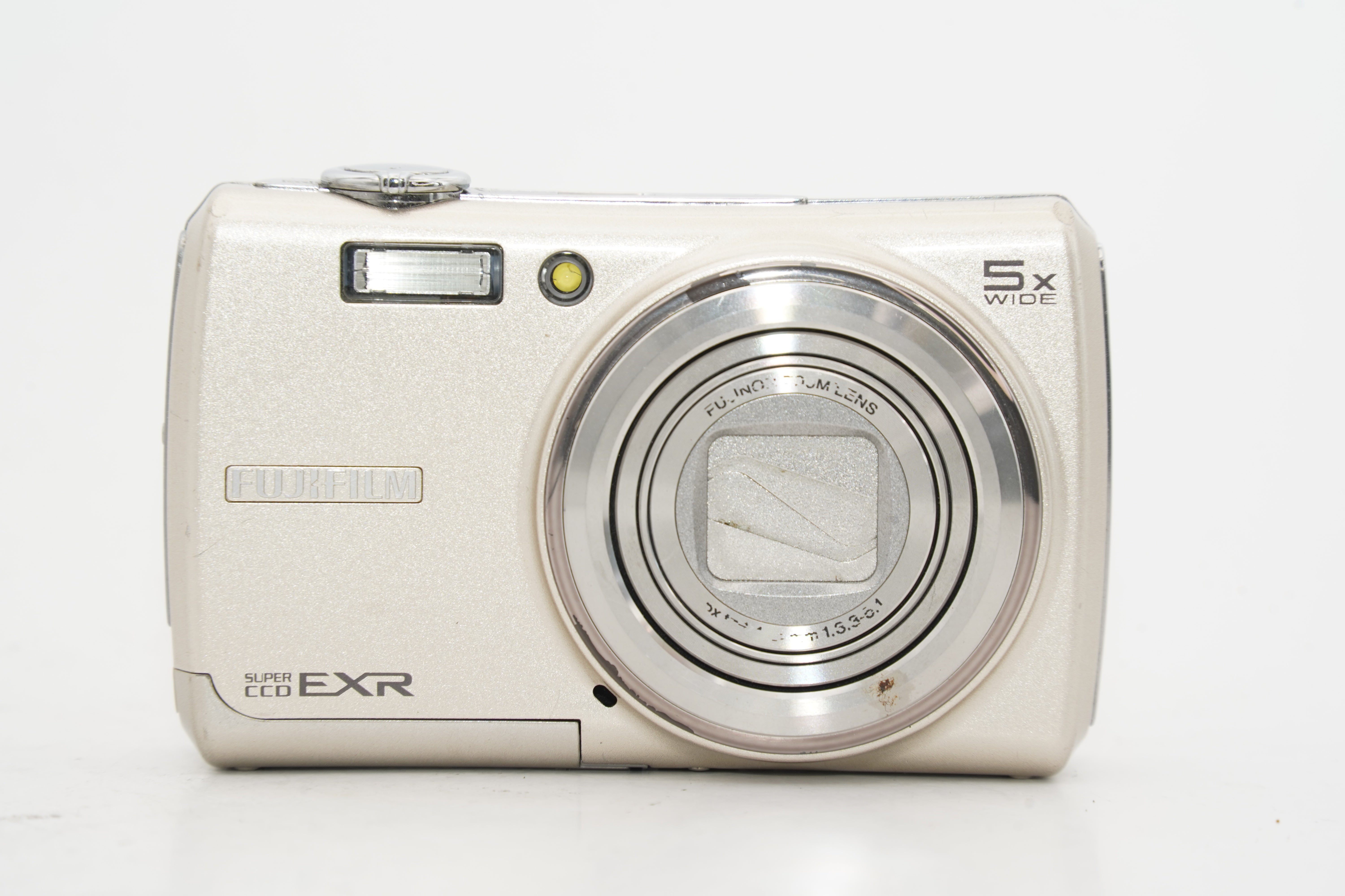 FUJIFILM カメラ　FINEPIX F200 EXR シルバー FUJIFILM FINEPIX F200 EXR ｼﾙﾊﾞｰ