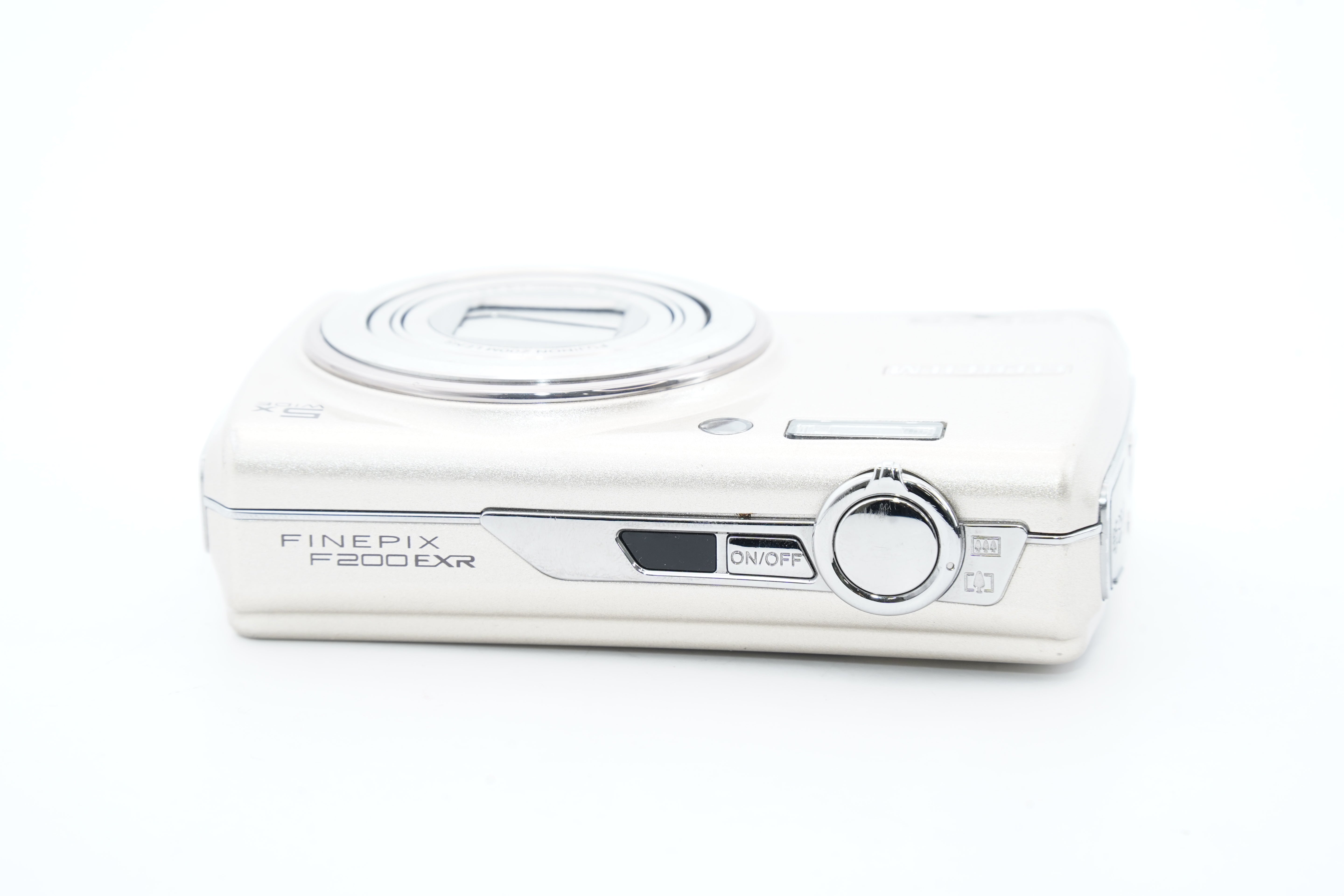 FUJIFILM FINEPIX F200 EXR ｺﾞｰﾙﾄﾞバッテリー・充電器付属
