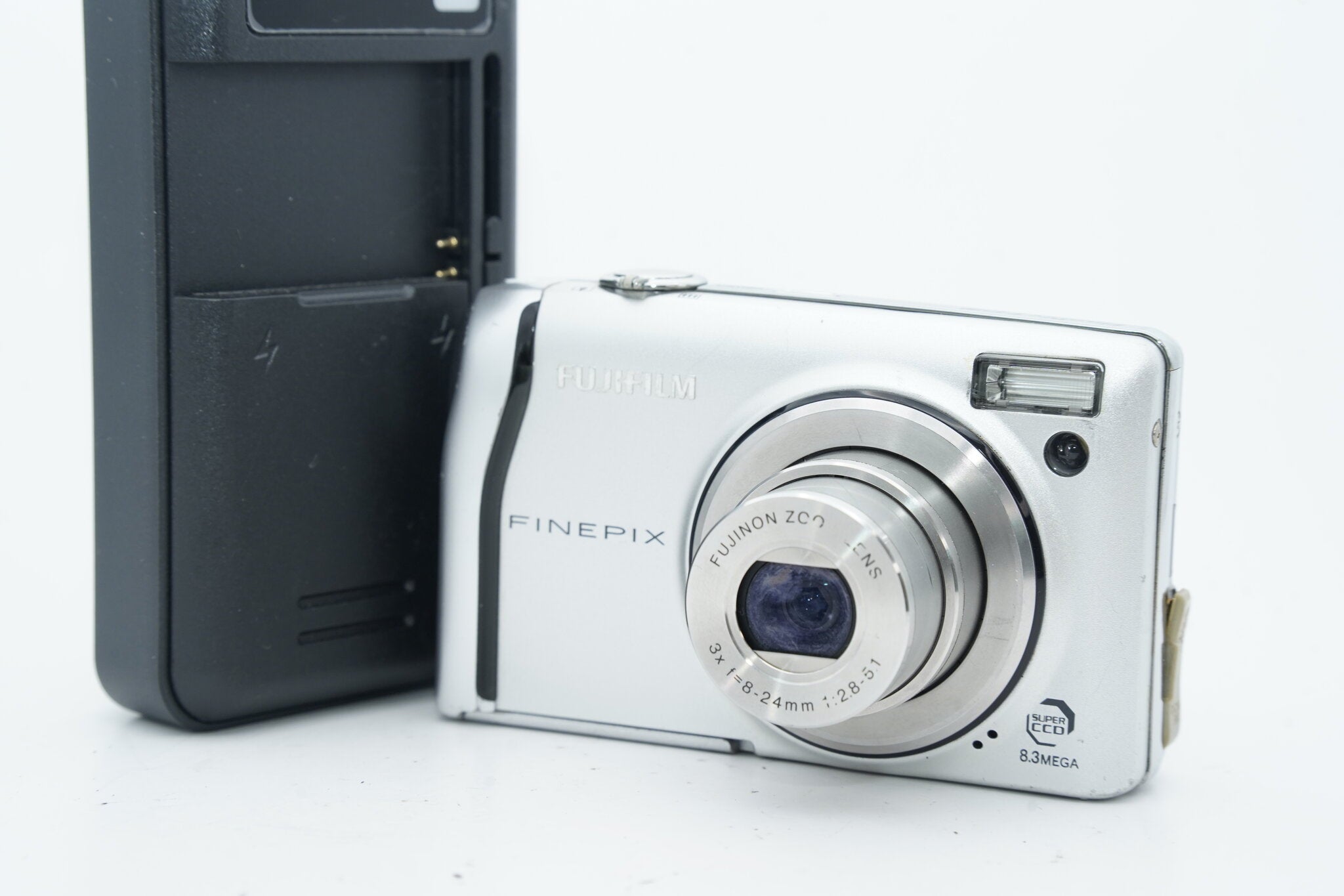 FUJIFILM FinePixF40 fd シルバー 充電器 バッテリー 付属