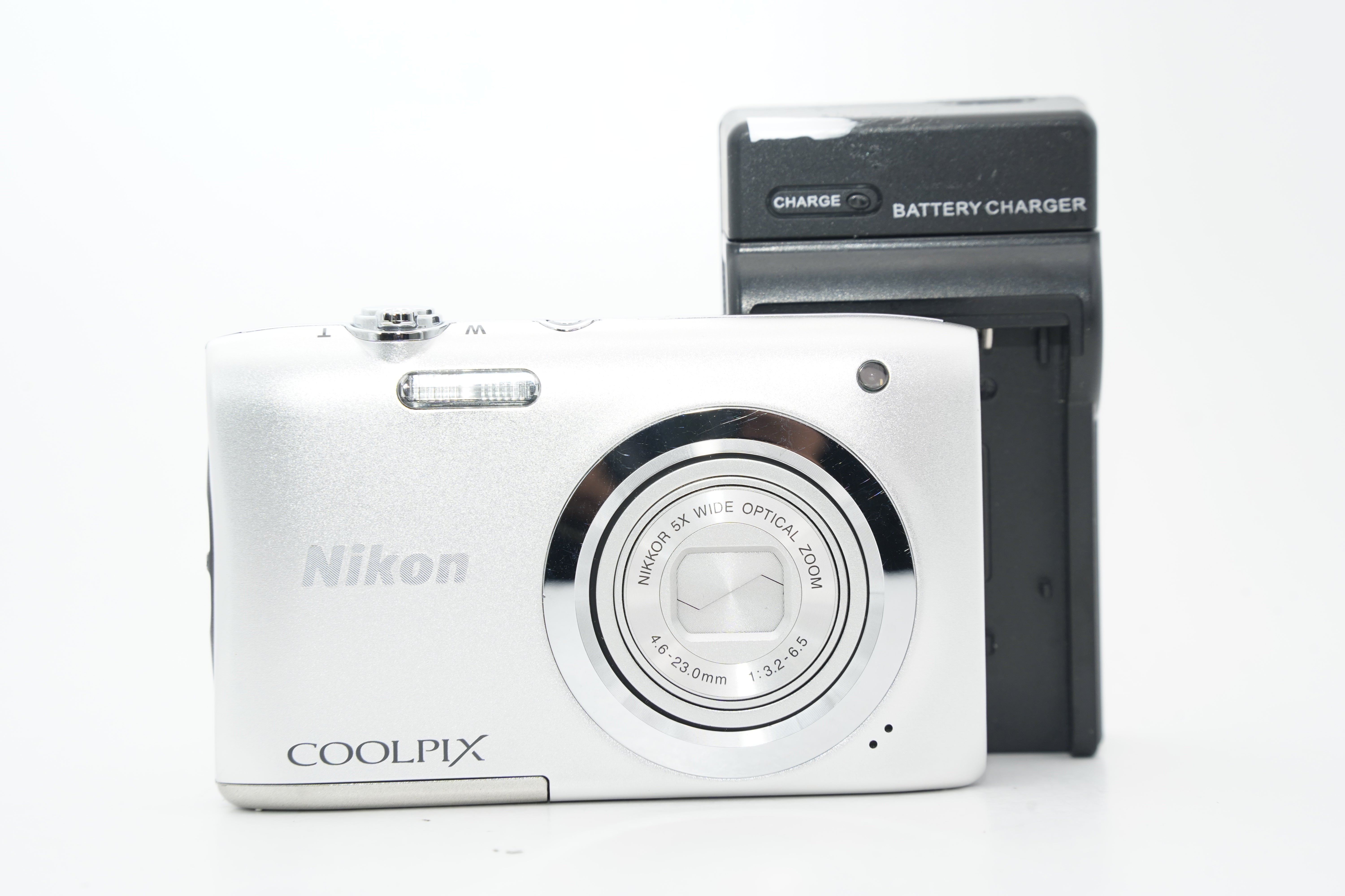 Nikon COOLPIX A100シルバー 充電器 バッテリー 美品 NIKON Nikon COOLPIX A100 シルバー 充電器 バッテリー付属