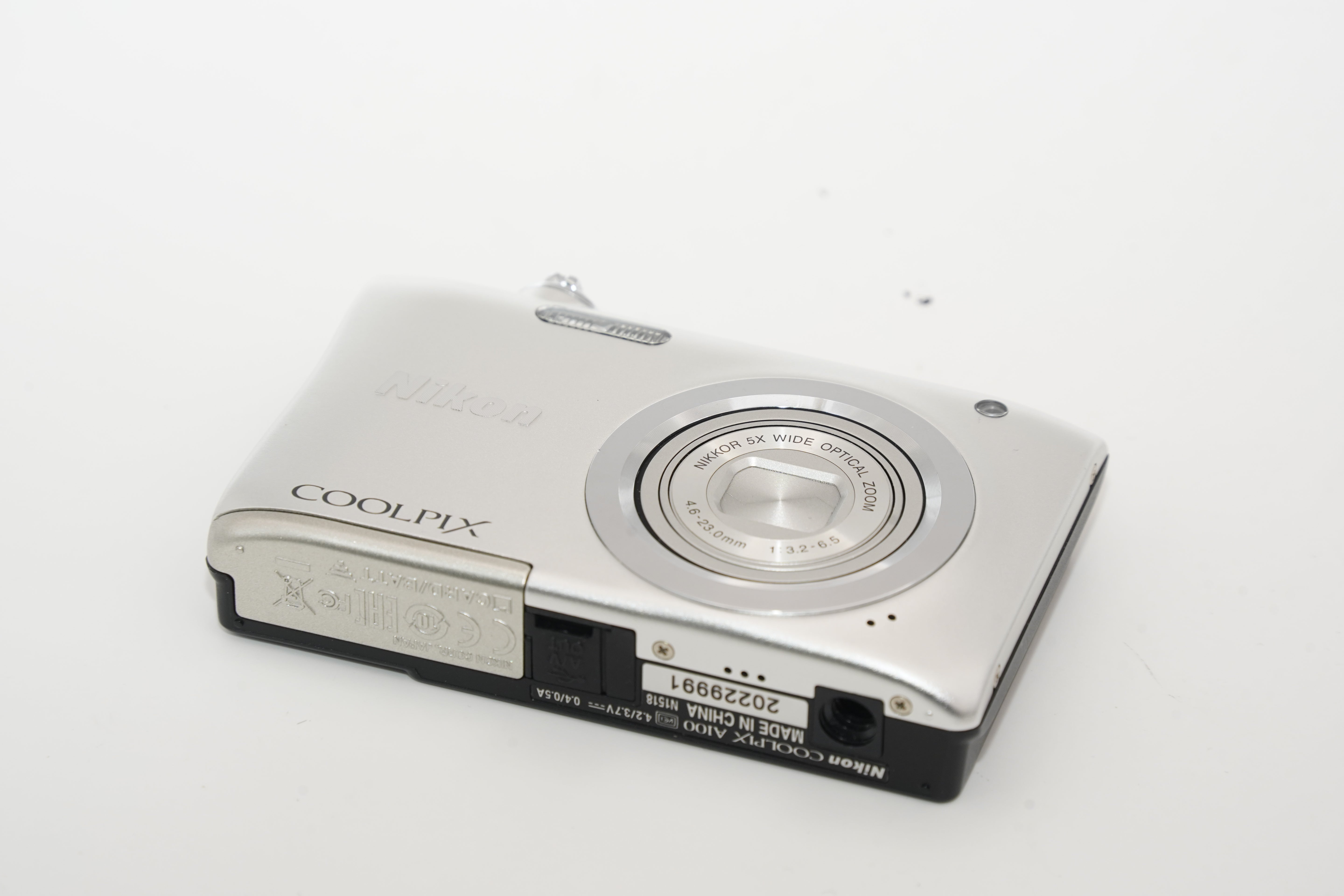 NIKON Nikon COOLPIX A100 シルバー 充電器 バッテリー付属