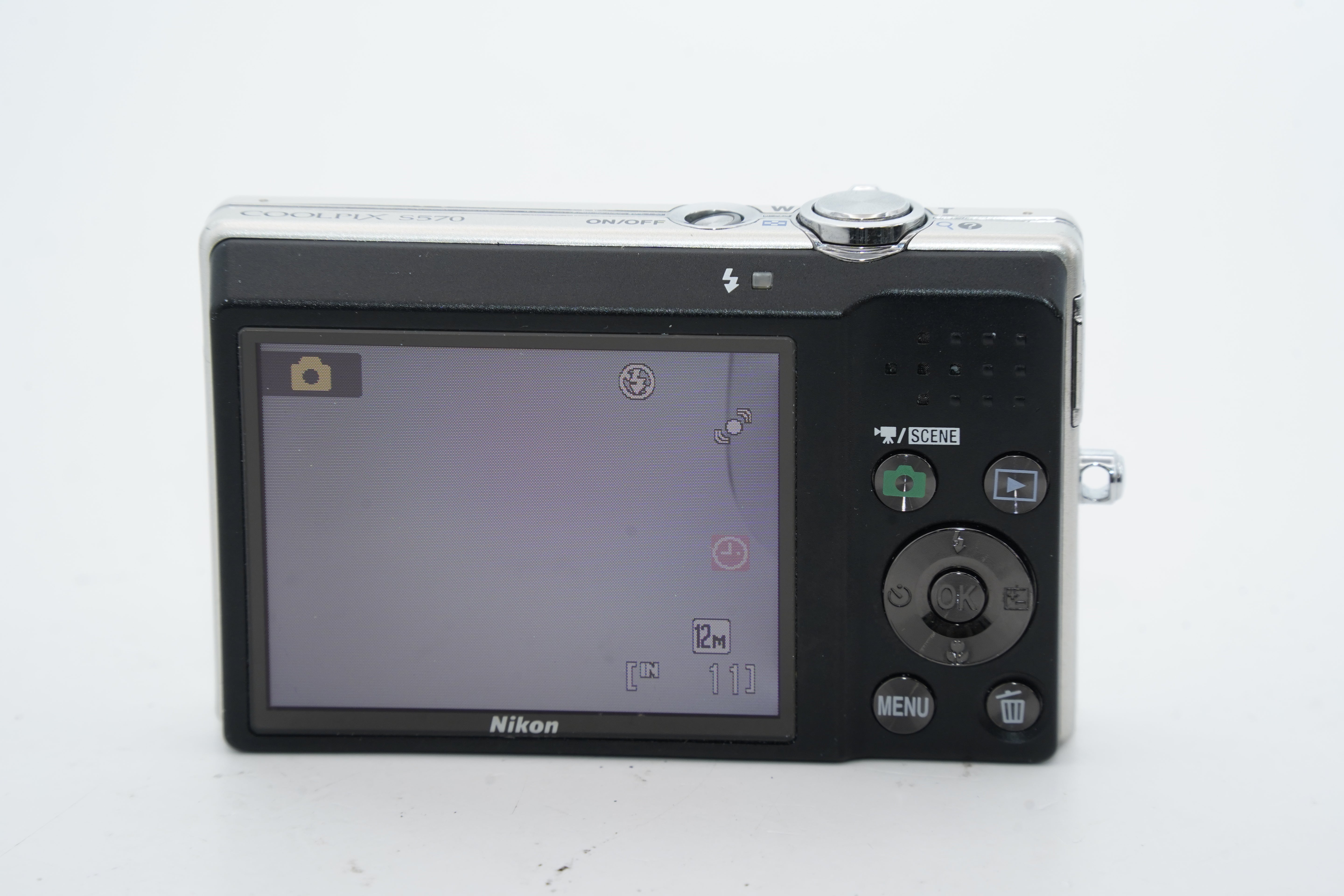 NIKON coolpix S570