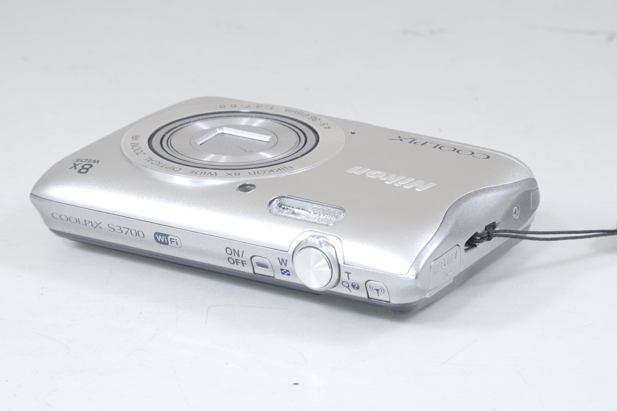 Nikon COOLPIX S3700  シルバー バッテリー 付き
