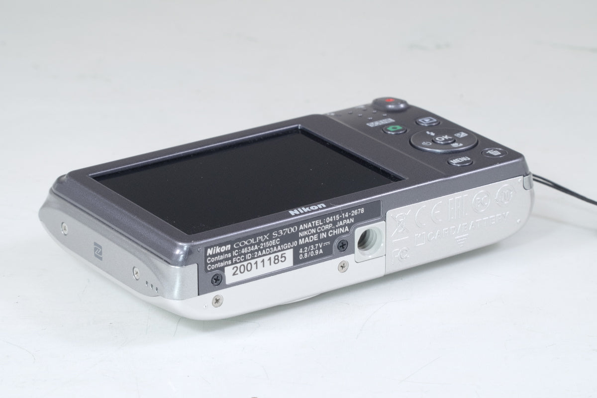 Nikon COOLPIX S3700  シルバー バッテリー 付き