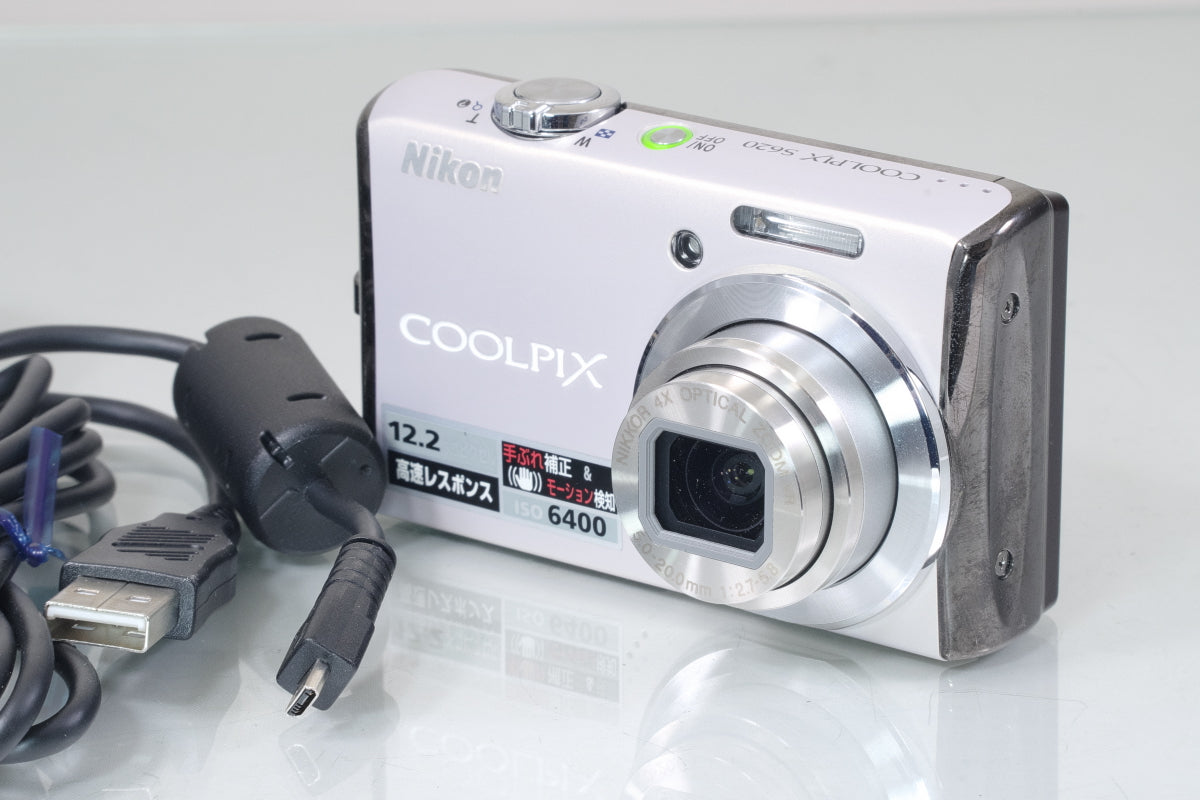 Nikon COOLPIX S620 ホワイト バッテリー 充電器 付き