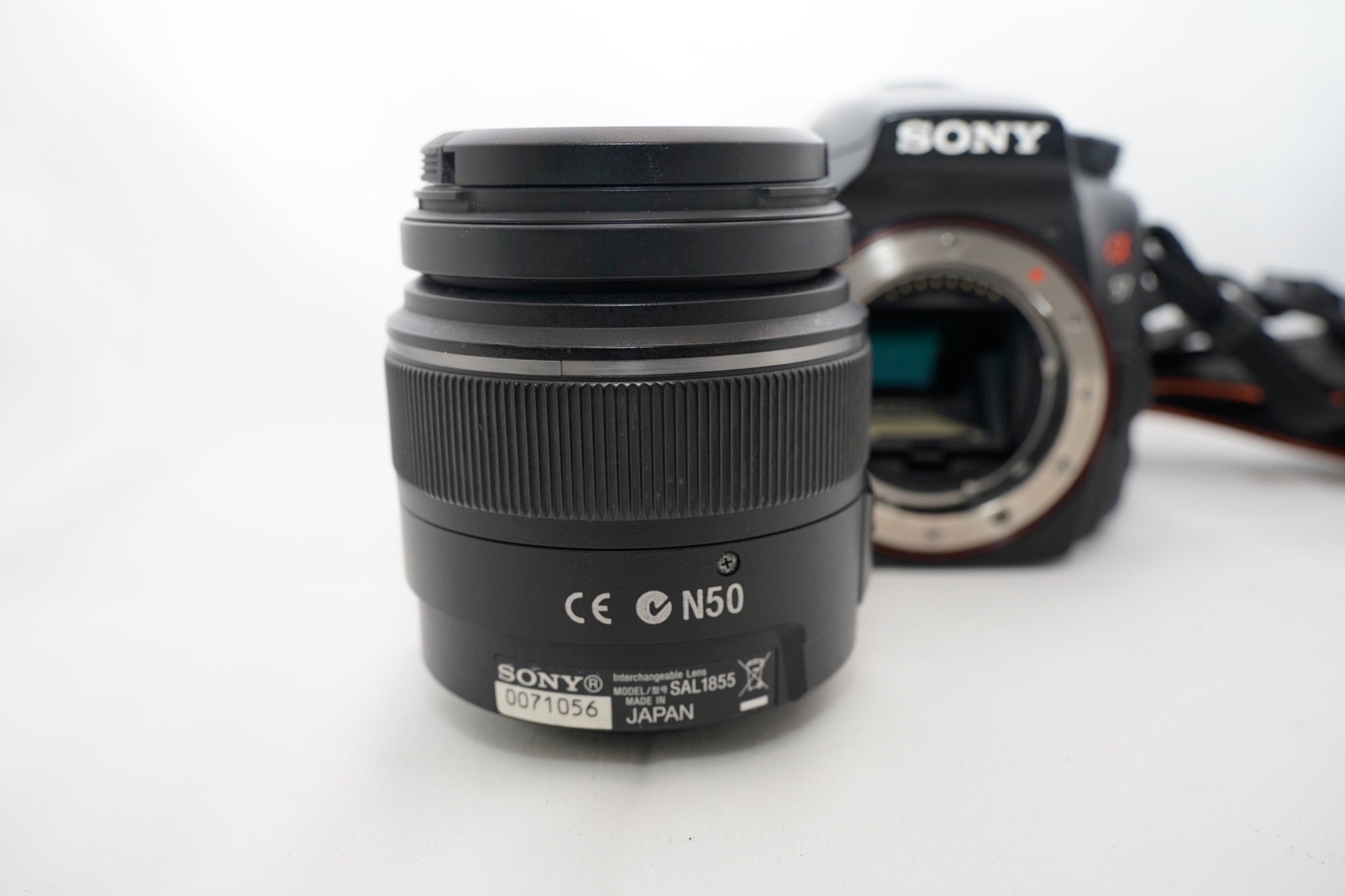 SONY α57 DT F3.5-5.6 18-55mm SAM レンズキット