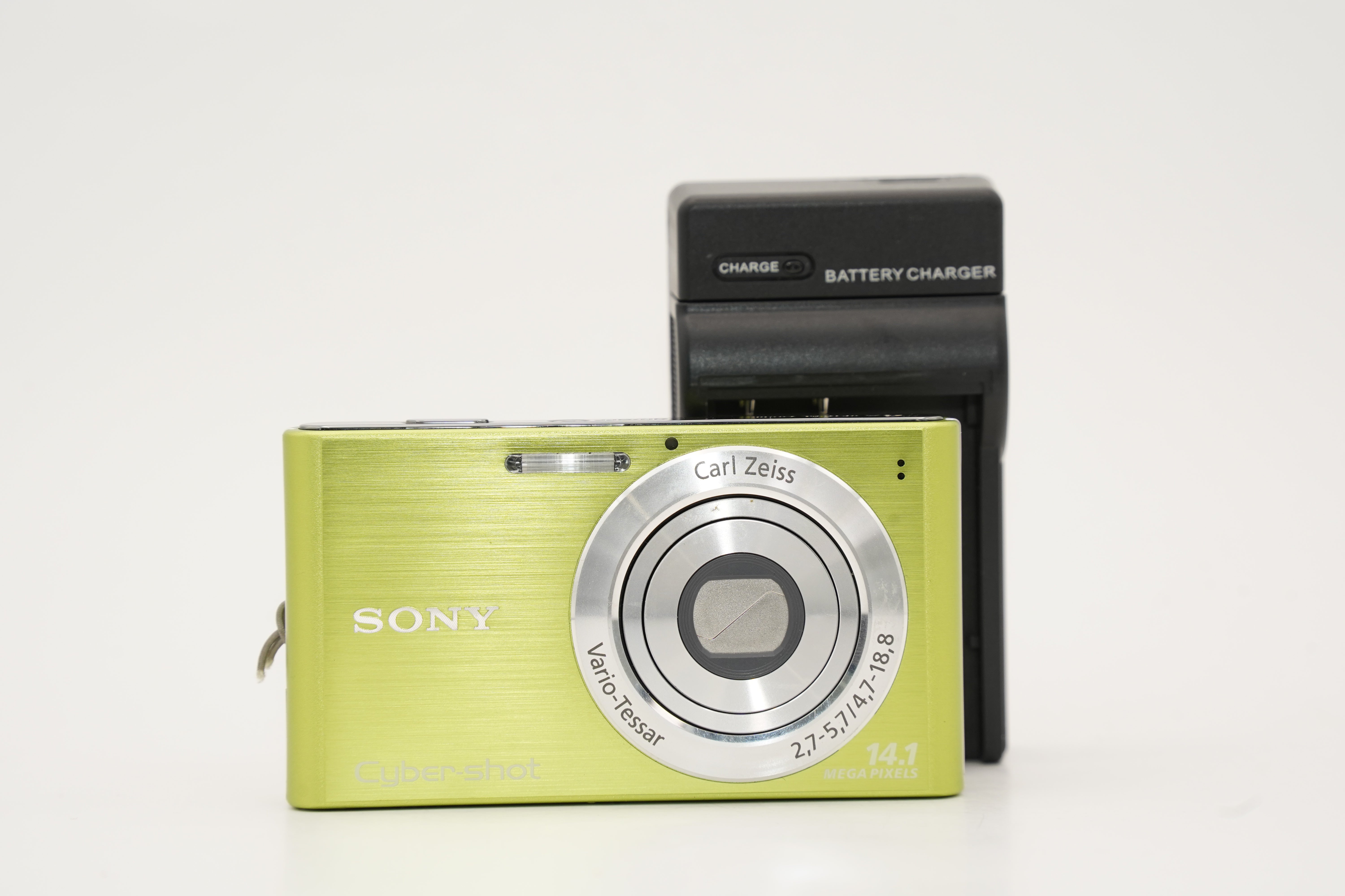 SONY Cyber-shot DSC-W320 ｸﾞﾘｰﾝ バッテリー、充電器付属